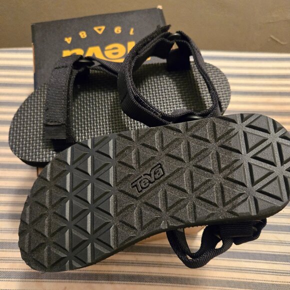 Teva Kids Sandals Black  #1116656C-Size 11 Brand New with Box - Picture 3 of 4